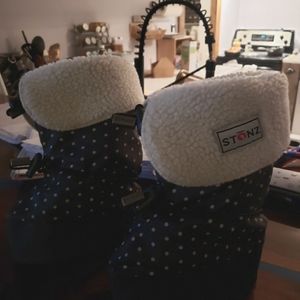 Stonz adjustable boots